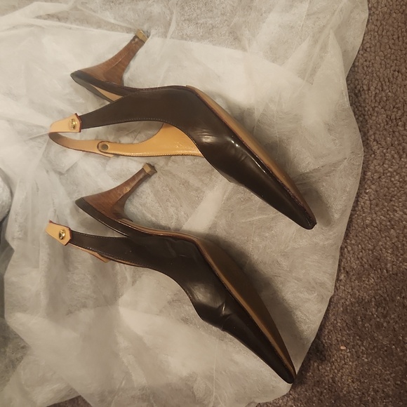 LOUIS VUITTON HEELS - Picture 3 of 8